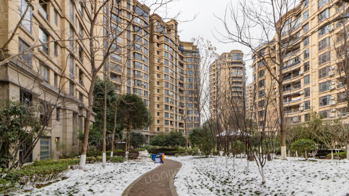 银湖翡翠二期外景图