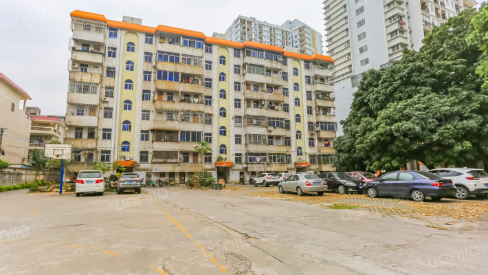 景基公寓外景图