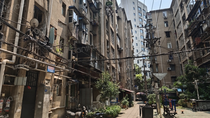 压延宿舍外景图