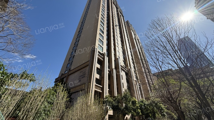 昆明广场外景图