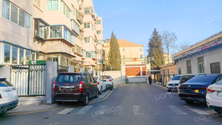 中国人民解放军山西省军区太原第八离职干部休养所二号院外景图