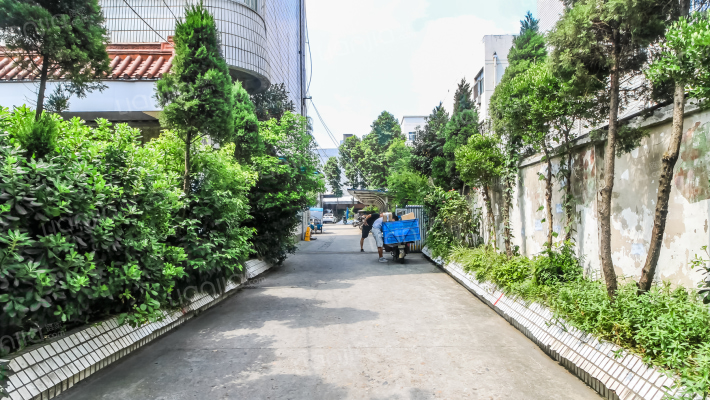 人本公寓外景图