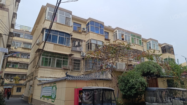 医药公司家属院外景图