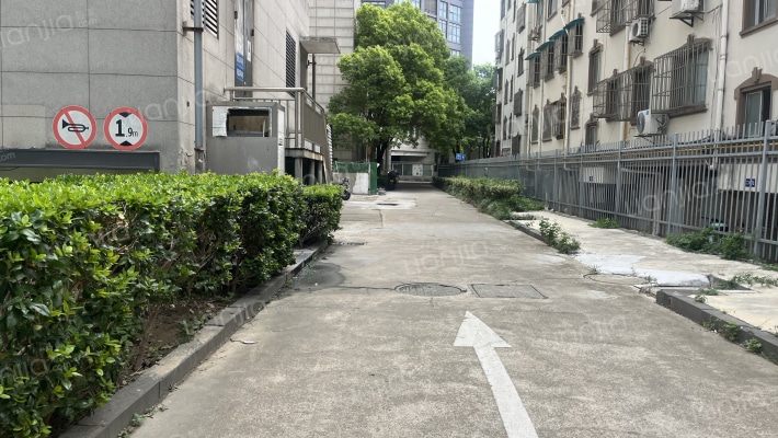 上海广场外景图