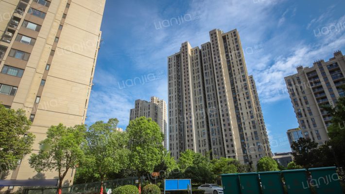 欢乐广场外景图