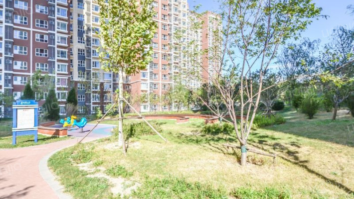 房地远洋悦山水外景图