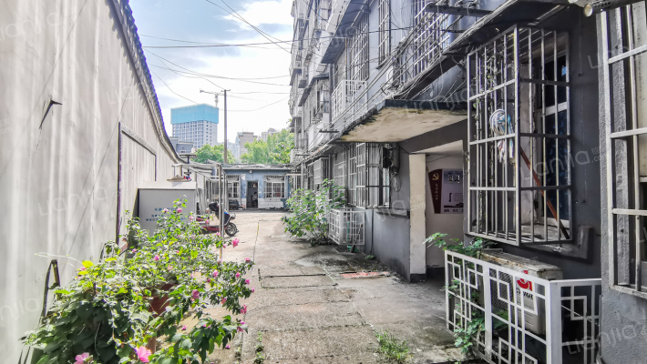 省农机局宿舍外景图