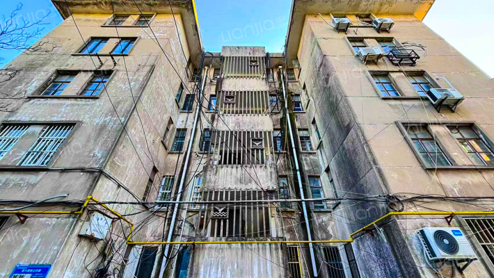 繁荣新村点式楼外景图