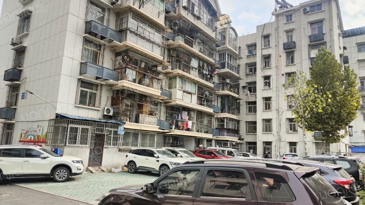 商业公司宿舍外景图