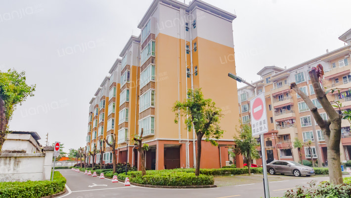 东润华庭外景图