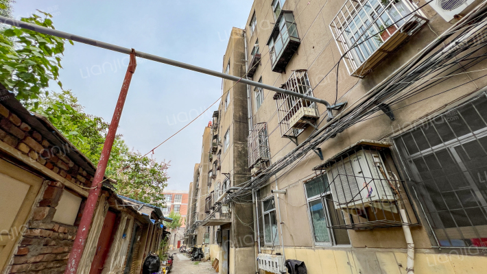 果品宿舍外景图