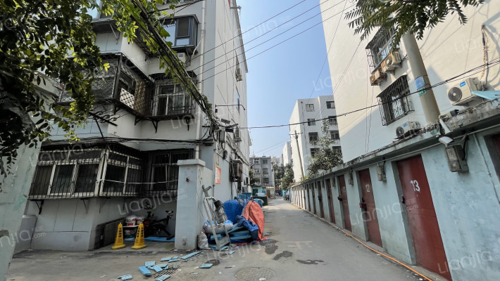 农林路118号院外景图