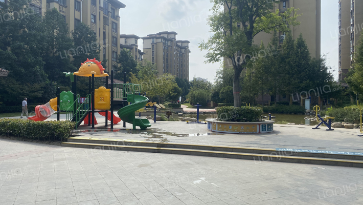 清华大溪地七号院外景图