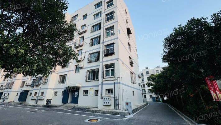 物探家园外景图