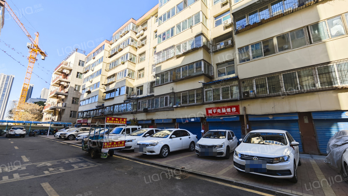 省六建公司宿舍外景图