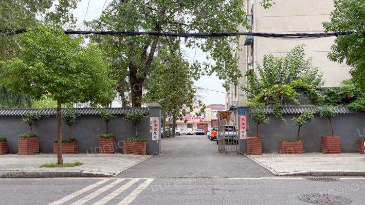 电教馆家属院外景图