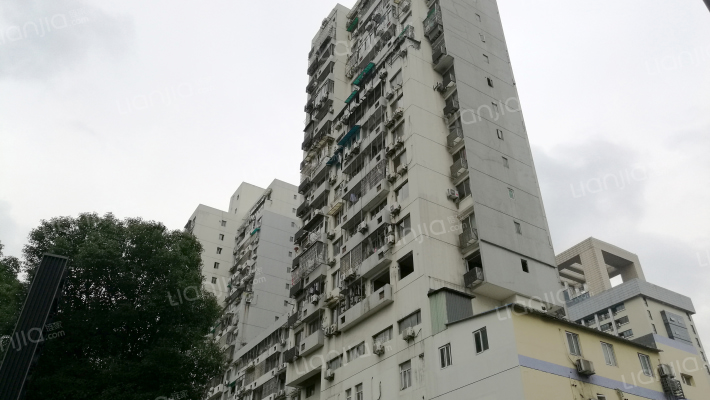 华远大厦外景图