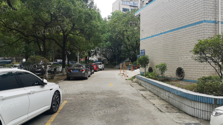 贵阳市供水总公司宿舍外景图