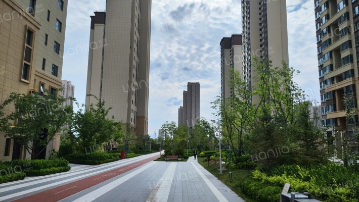 保利领秀山七区外景图