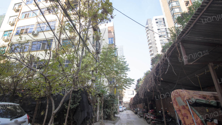 紫荆山路137号院外景图