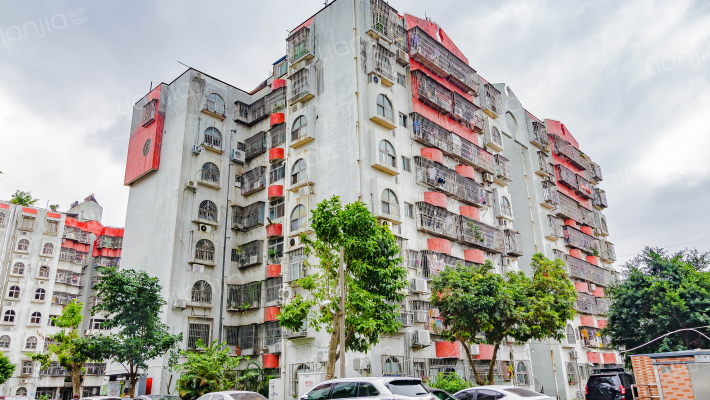 公交花园外景图