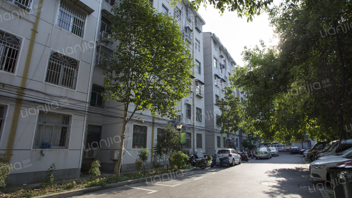 康居苑小区外景图