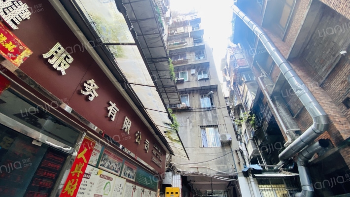 又一春宿舍外景图