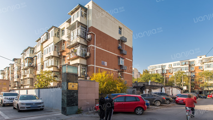 右安门内西街外景图