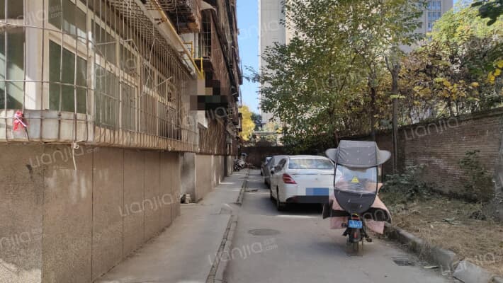 钟表材料厂家属院外景图