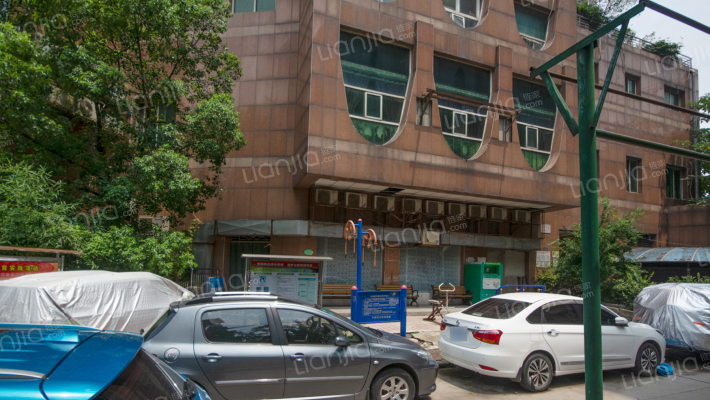 世纪皇冠外景图