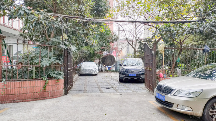 斜桥公寓外景图