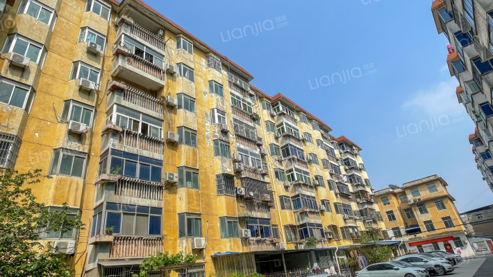 地铁局小区外景图