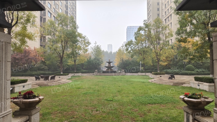 保利拉菲公馆朗菲园东区外景图