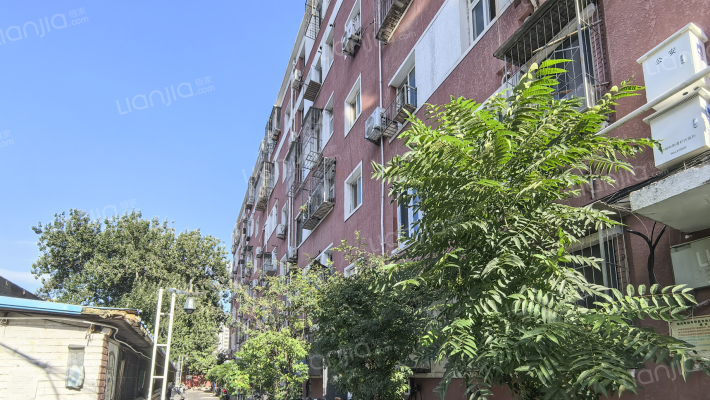 石灯胡同6号院外景图