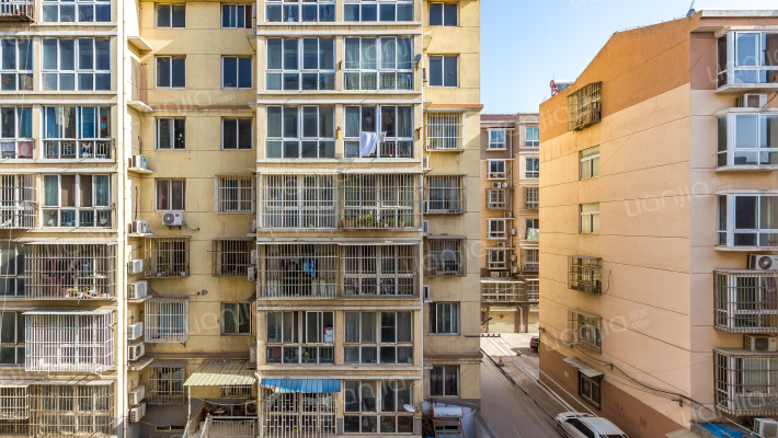 润雨小区外景图