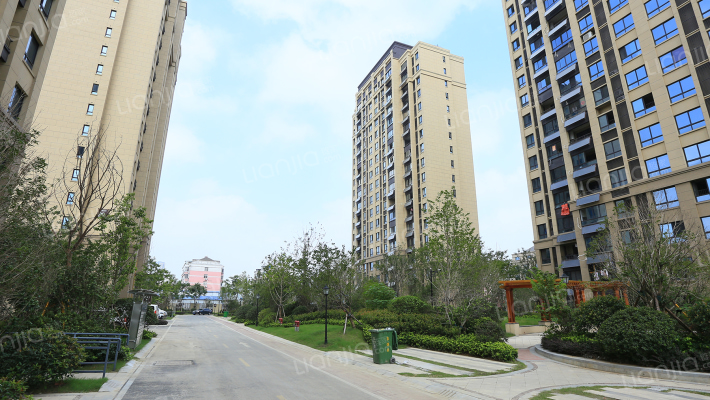 智慧公馆外景图