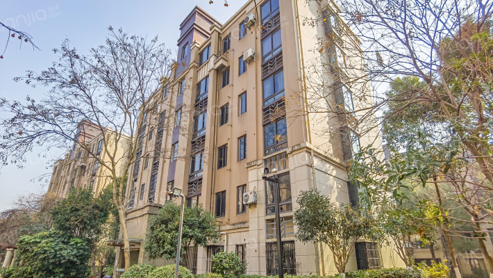 御翠花苑外景图