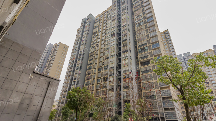 南岗和园外景图