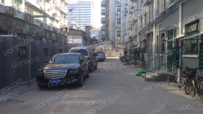 平型关路235弄外景图