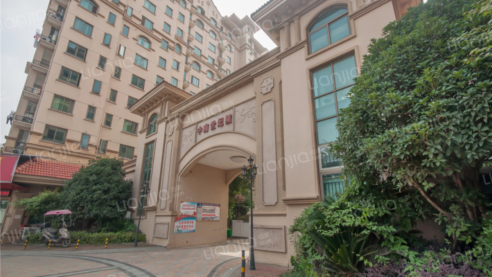 中南世纪城外景图