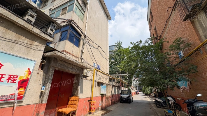 市卫校家属院外景图