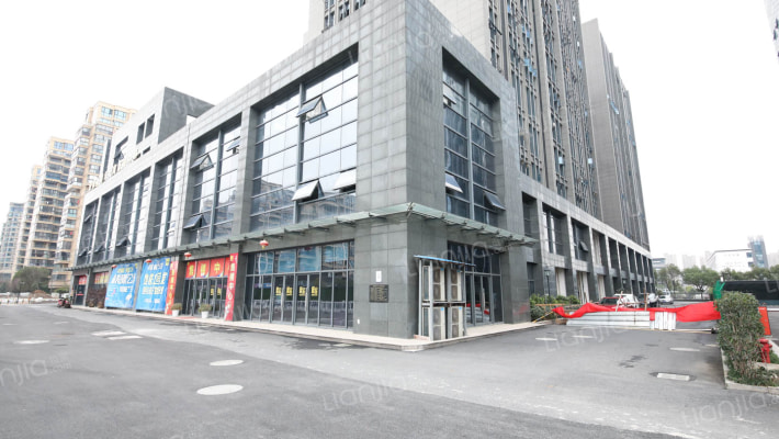 龙马春天外景图