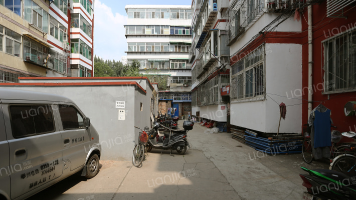 东城巷18号院外景图