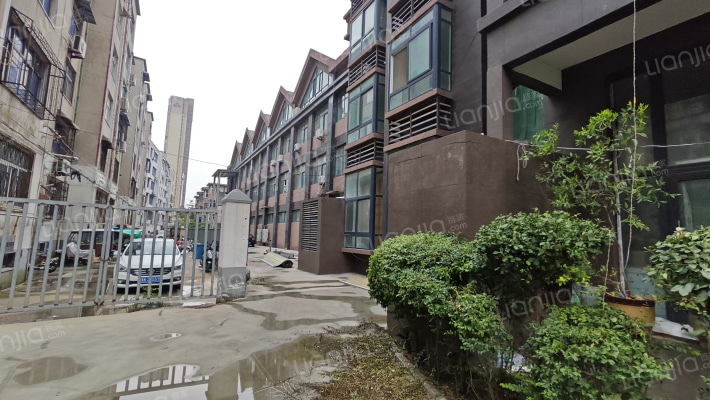 鸿富家园外景图