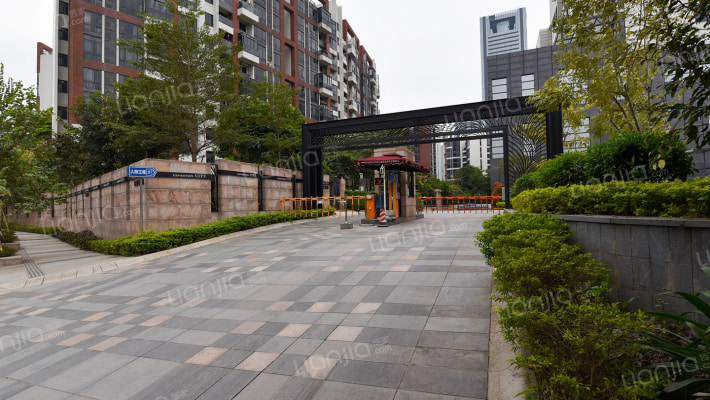 会展世界城外景图