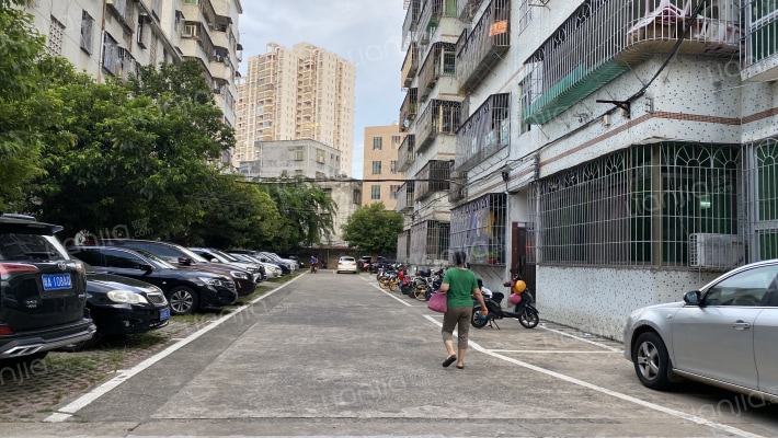 第七小学宿舍外景图