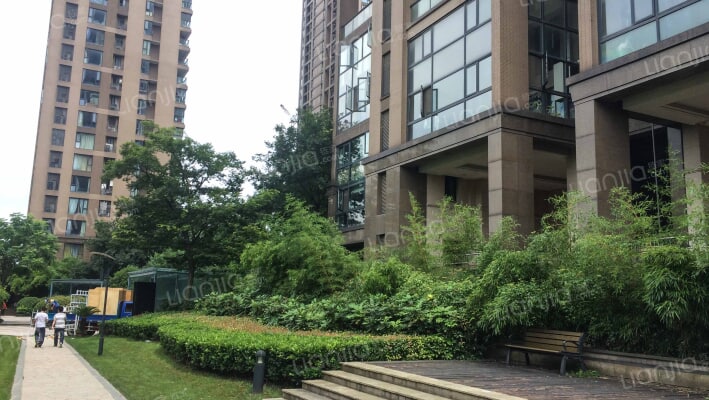 瑞立中央花城外景图