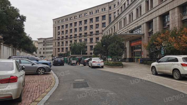 南湖大厦外景图