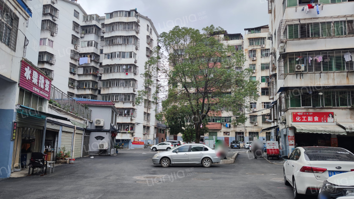 化工小区外景图