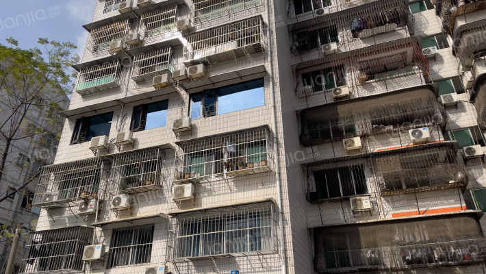 新闻综合楼宿舍外景图